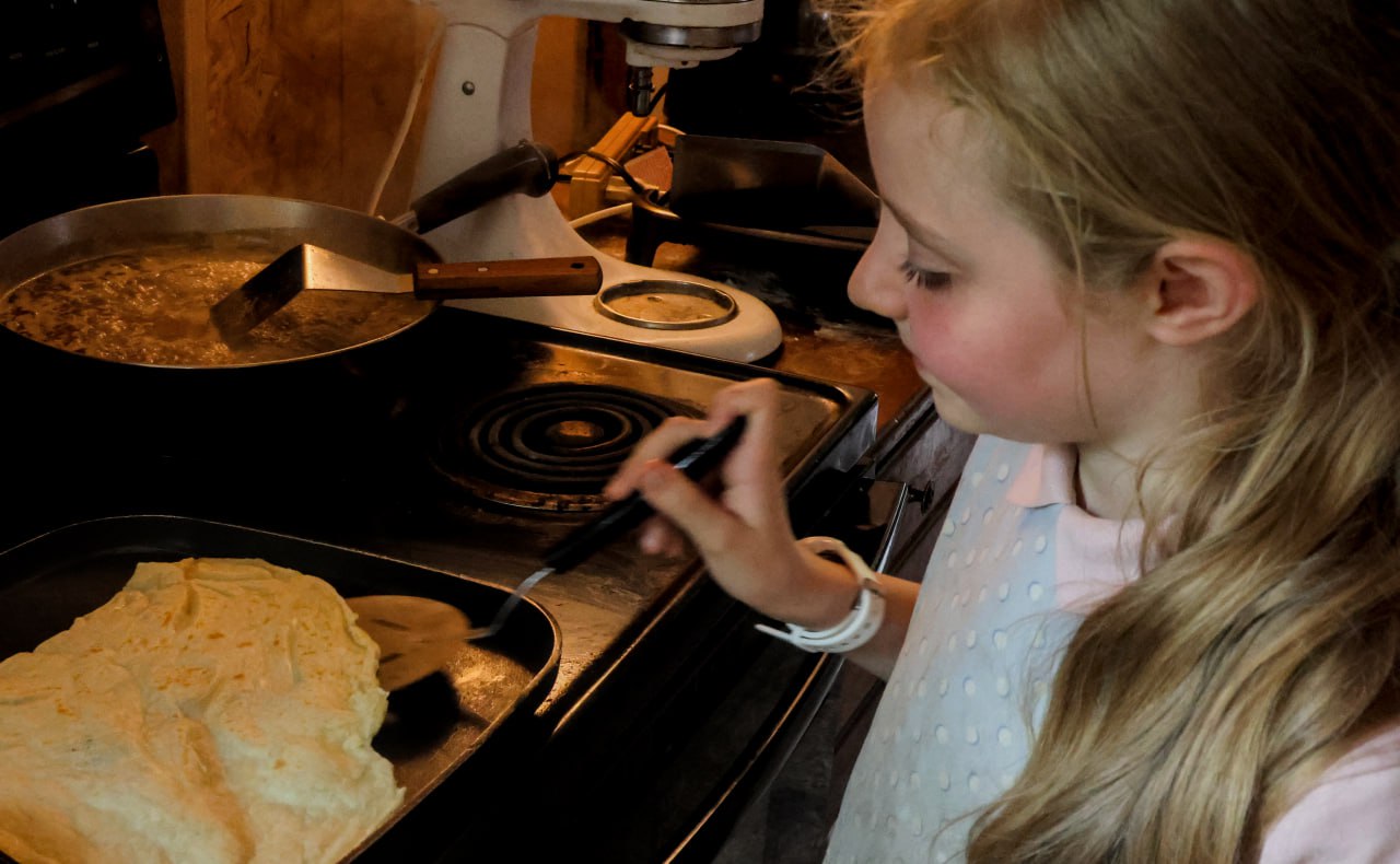 Family of Tortilla Fans